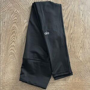 Brand New ALO Yoga Black 7/8 Leggings
